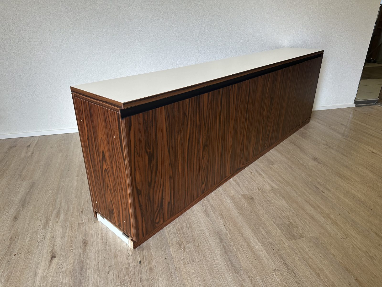 Design Sideboard in Palisanderoptik mit viel Stauraum, um 1990 – Bild 3