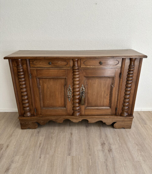 Antikes Barock Sideboard aus Nussbaum Massivholz mit gedrechselten Säulen, um 1880
