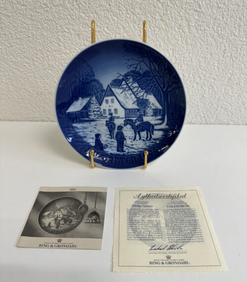 Vintage Bing & Grøndahl / Royal Copenhagen Weihnachtsteller 1994 "Vinterdag i Dyrehaven / A Day in the Deer Park"