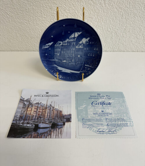 Vintage Bing & Grøndahl / Royal Copenhagen Weihnachtsteller 1989 "Juleaften i Nyhavn / Christmas Anchorage"