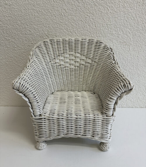 Geflochtener Mini-Sessel "Dynasty" in Weiss – dekorativer Korbstuhl