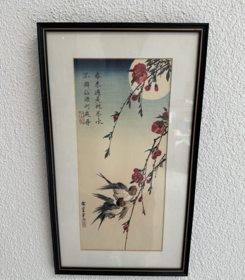 Vintage Japanischer Kunstdruck nach Utagawa Hiroshige mit Rauchschwalben und Pfirsichblüten