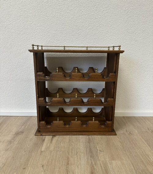 Vintage Kolonialstil Weinregal aus Massivholz mit Messinggalerie