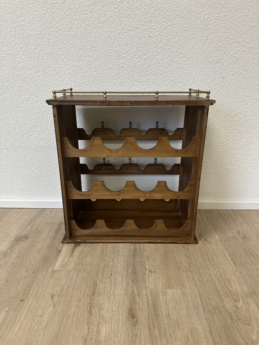 Vintage Kolonialstil Weinregal aus Massivholz mit Messinggalerie – Bild 4