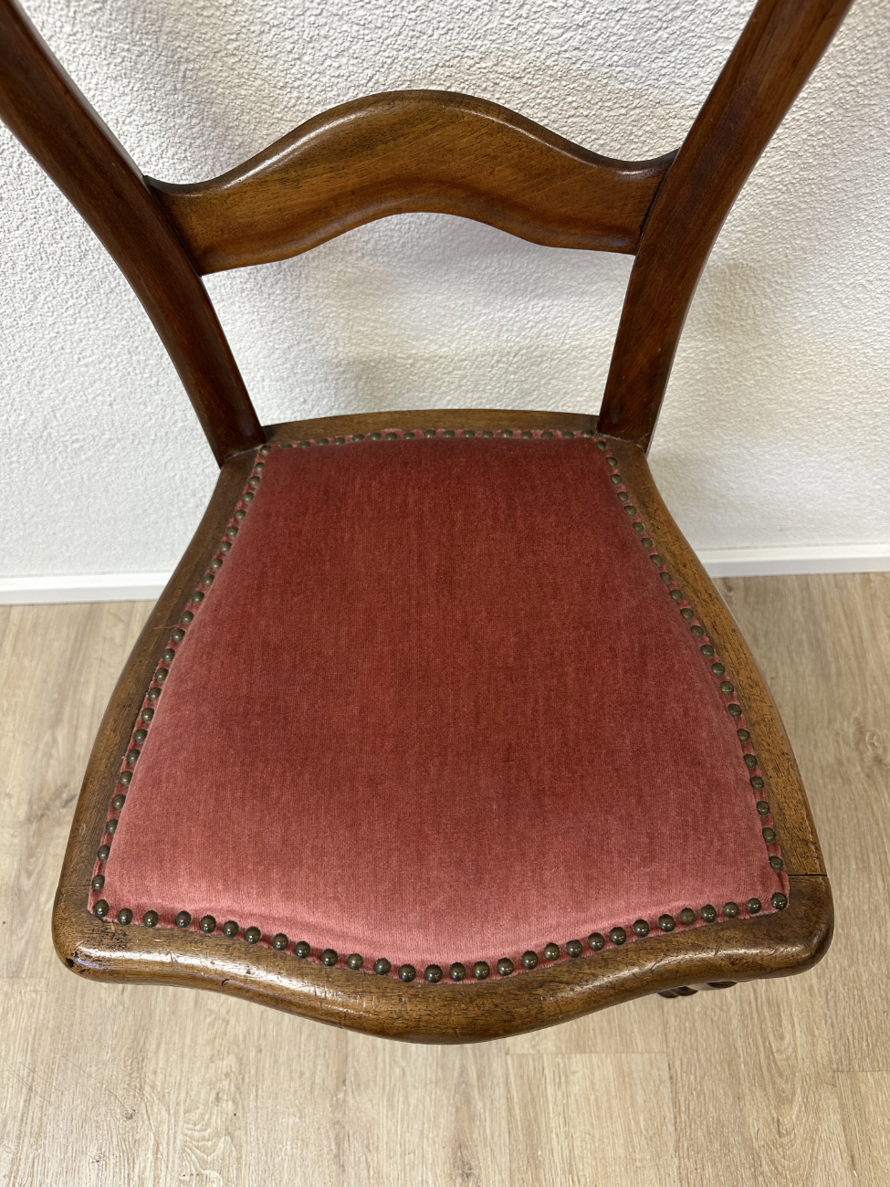 Vintage Gründerzeit-Stil Holzstühle mit rotem Polstersitz – Bild 6