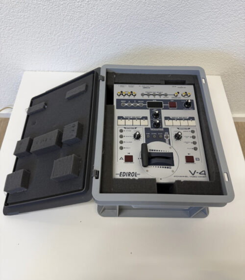 Video Mischpult Edirol V-4 mit Qonix TFT Monitor und Transportkoffer