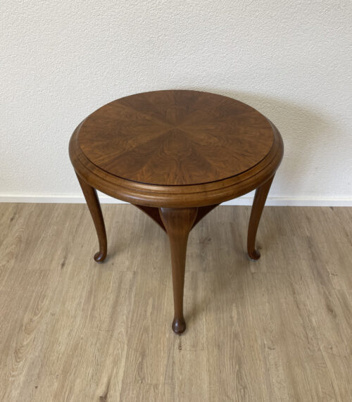 Vintage Beistelltisch rund mit Nussbaum-Furnier und Ablage