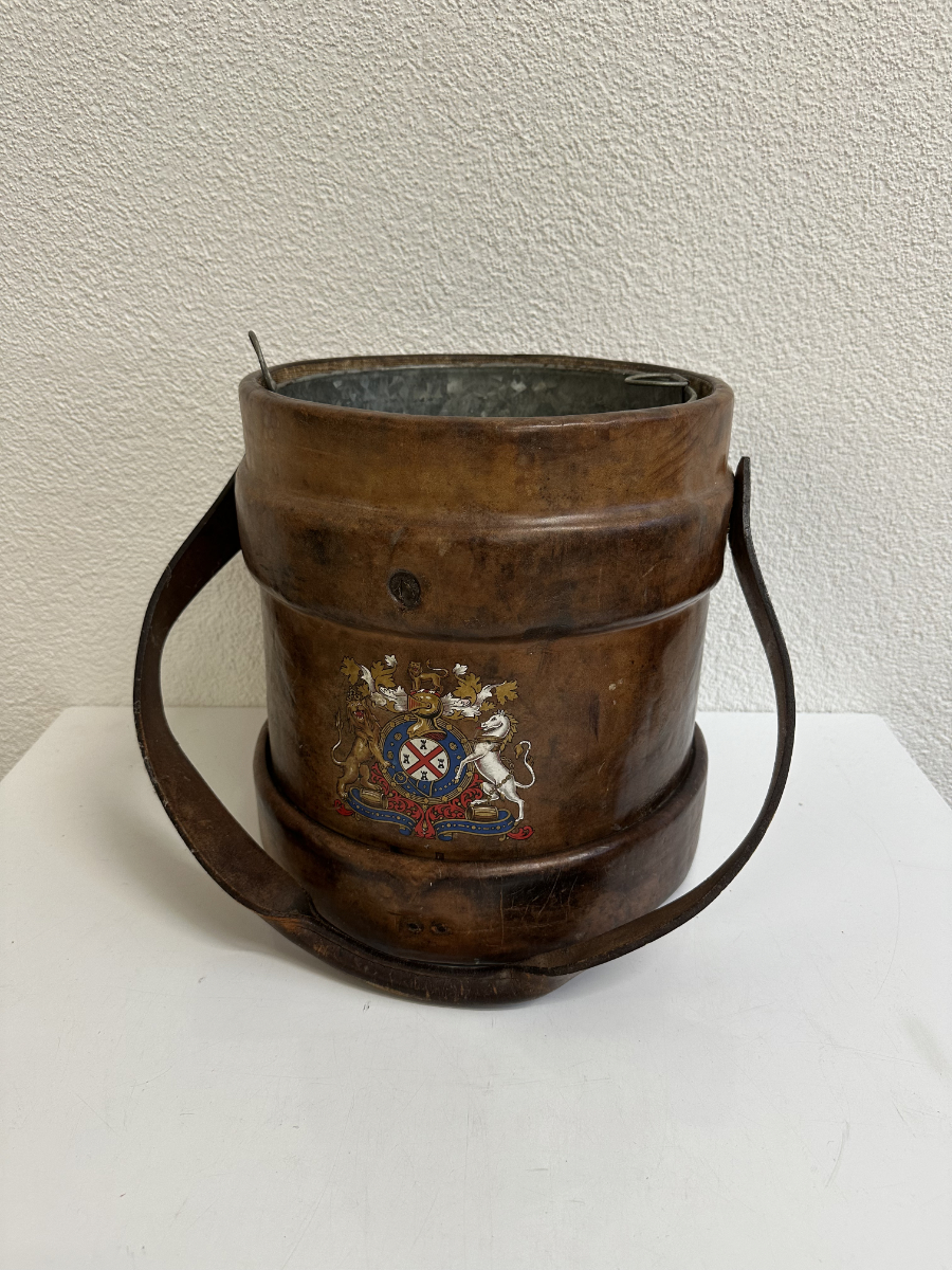 Vintage Leder Eimer aus England BH & G Ltd, um 1941
