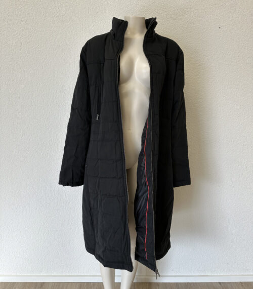 Casablanca langer Steppmantel in Schwarz mit Metallreissverschluss