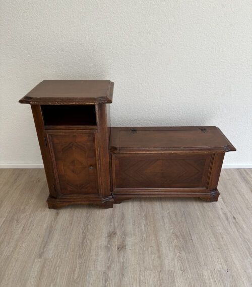 Vintage Truhenmöbel aus Holz mit integriertem Beistellschrank
