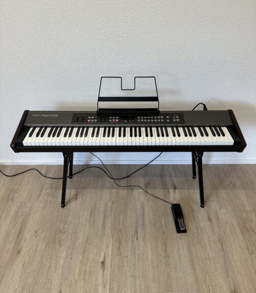 Vintage Stagepiano Roland RD-170 inkl. Pedal und Bedienungsanleitung