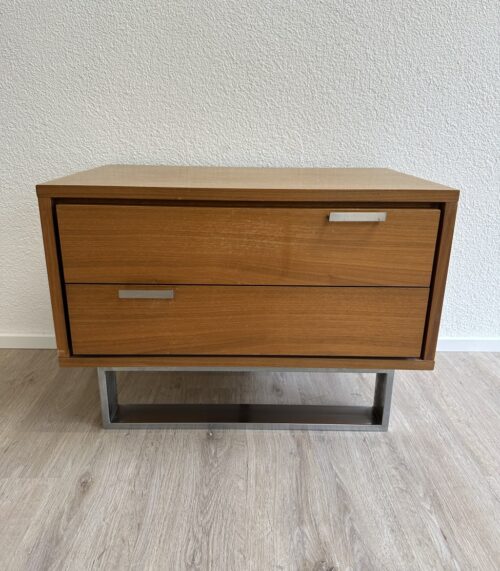 Vintage Nachttisch 1970er mit 2 Schubladen auf Metallfuss