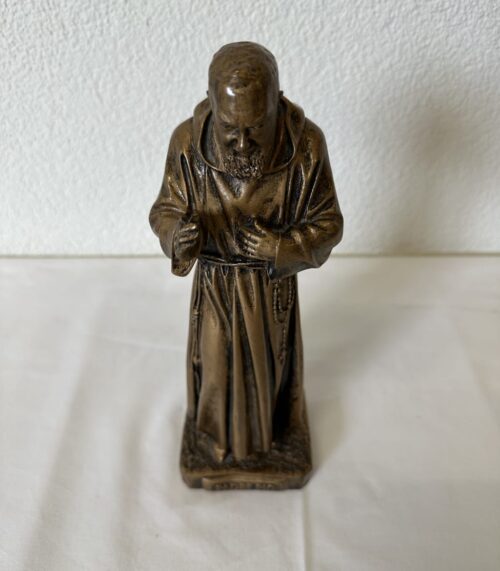 Vintage Padre Pio Statue von Resinart auf Sockel in Antikgold