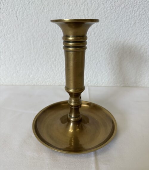 Klassischer Metall Kerzenständer mit Griff und Rillen ca. 20 cm