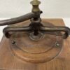 Vintage Hand-Kaffeemühle aus Holz und Metall mit Schublade