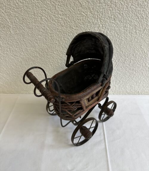 Vintage Miniatur Kinderwagen aus Holz mit Stoffhaube