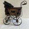 Vintage Miniatur Kinderwagen aus Holz mit Stoffhaube