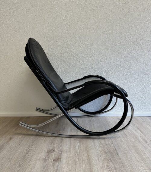 Vintage Schaukelstuhl aus schwarzem Leder mit Metallgestell