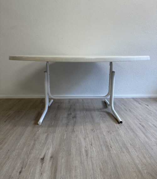 Moderner ovaler Klapptisch von Schaeffner mit Metallgestell