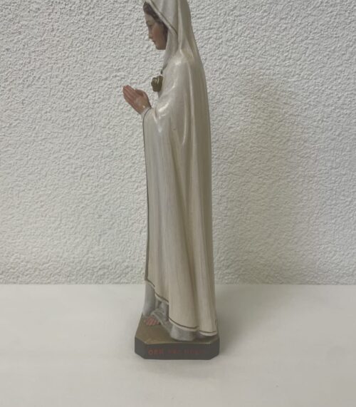 Heiligenfigur Maria Rosa Mystica mit Rosenverzierung