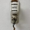 Vintage Wandkaffeemühle aus Porzellan mit Glasbehälter 1920er–40er