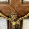 Wandkreuz aus Holz mit INRI Korpus aus Metall