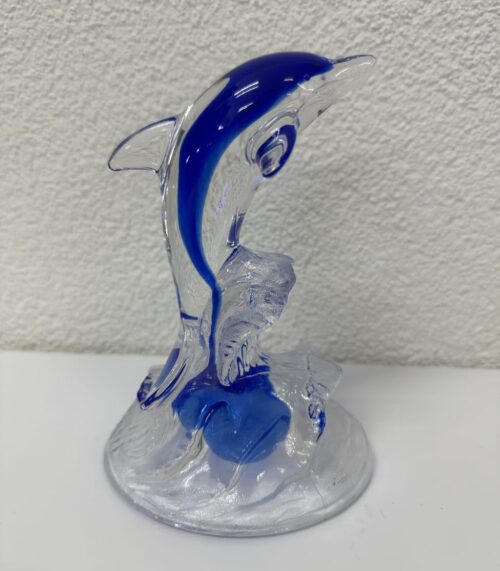 Moderne Glasfigur Delfin transparent mit blauen Akzenten
