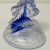 Moderne Glasfigur Delfin transparent mit blauen Akzenten