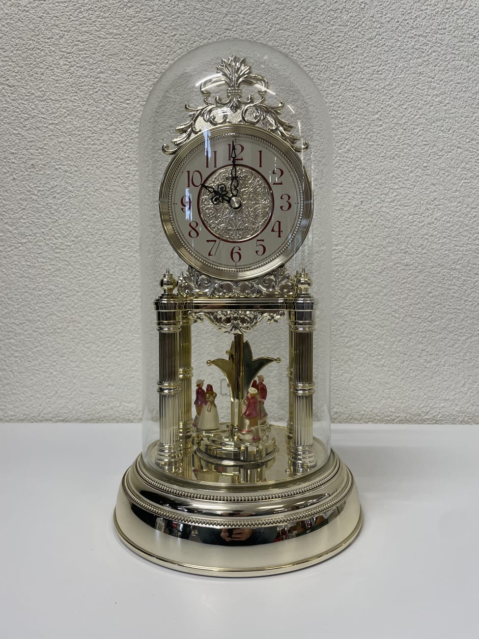 Vintage Seiko Glastischuhr mit Figuren und Glasgehäuse