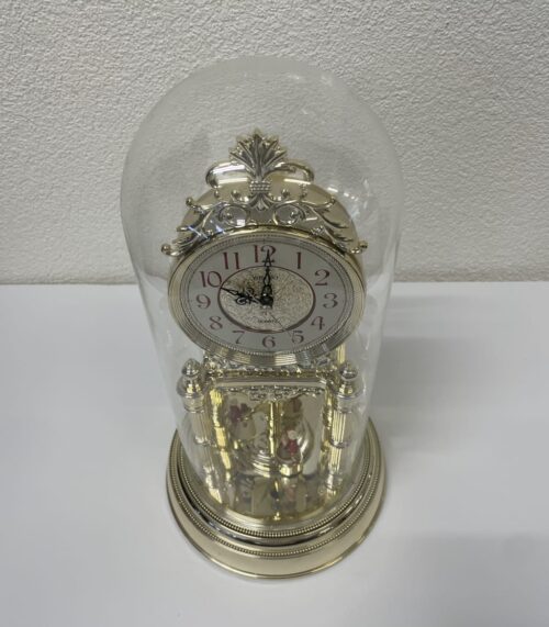 Vintage Seiko Glastischuhr mit Figuren und Glasgehäuse