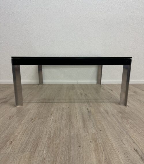 Moderner Glas-Couchtisch mit Metallgestell quadratisch