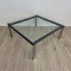 Moderner Glas-Couchtisch mit Metallgestell quadratisch