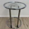Moderner Beistelltisch aus Glas mit rundem Metallfuss
