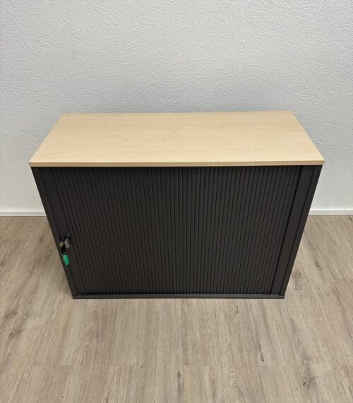 Büroschrank mit Schiebetüren sedus schwarz mit Holzplatte