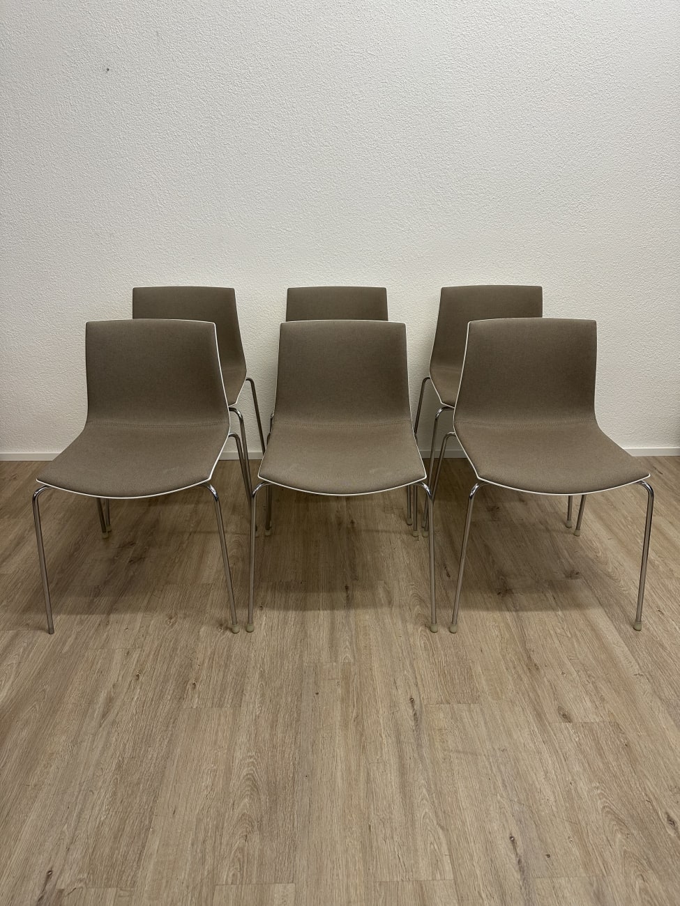 Vintage Freischwinger Stuhl arper mit braunem Sitz