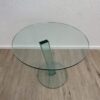Moderner Beistelltisch aus Glas mit klarem Sockel