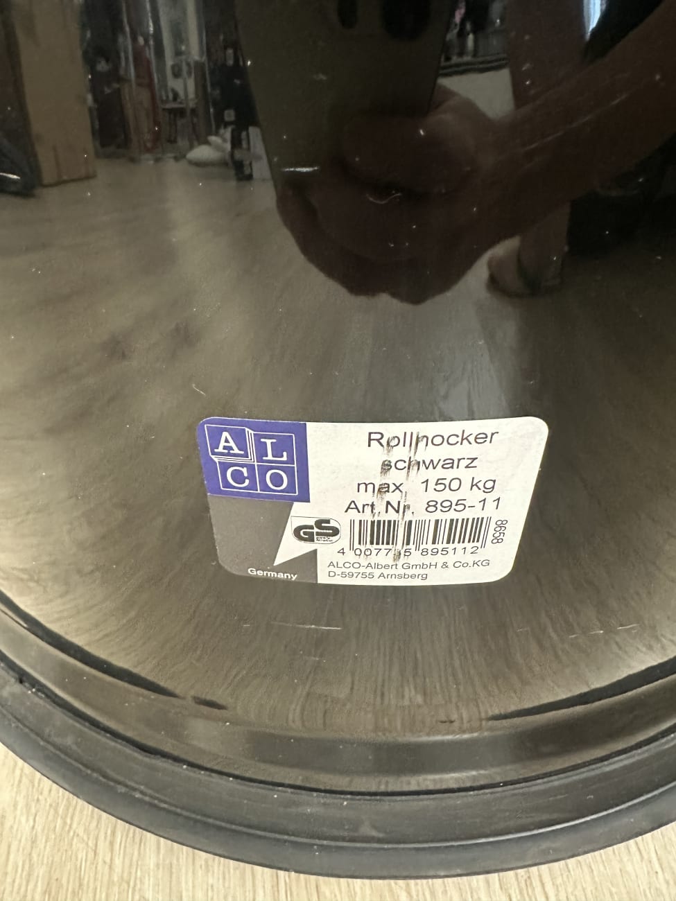 Rollhocker ALCO schwarz aus Kunststoff