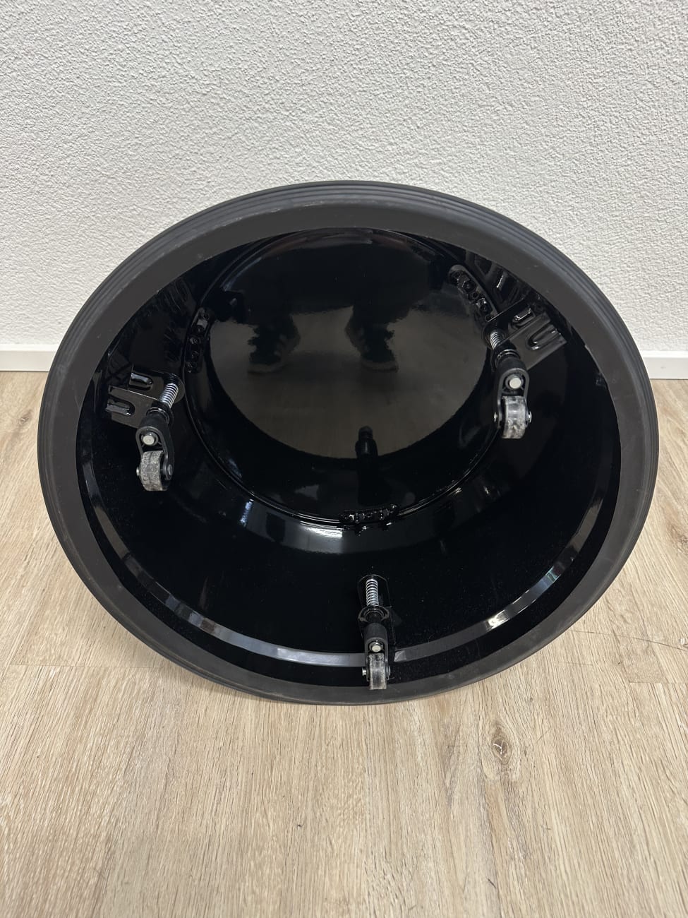 Rollhocker ALCO schwarz aus Kunststoff