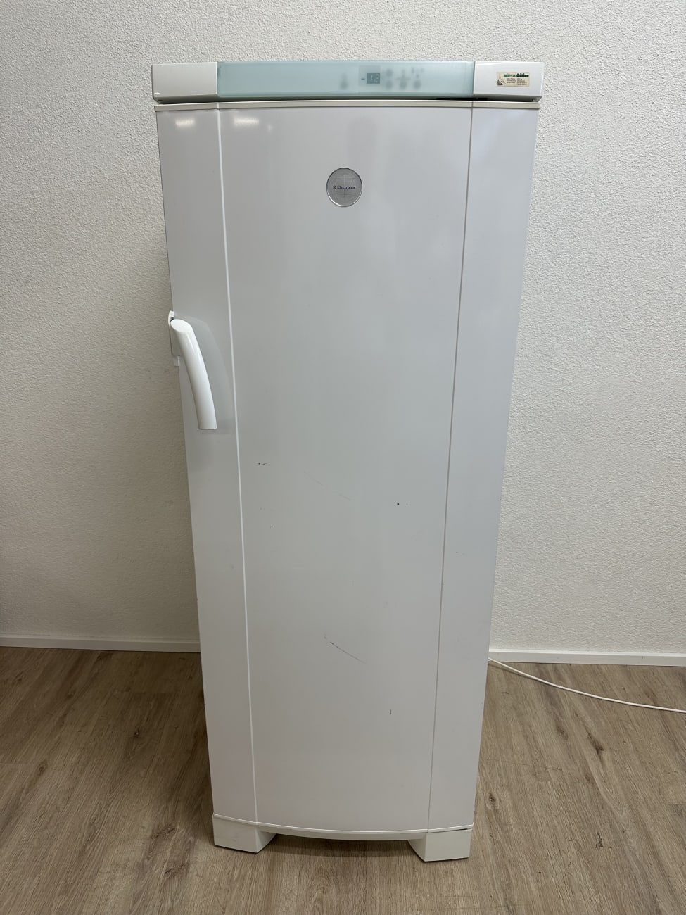 Electrolux Standgefrierschrank mit Glasablagen