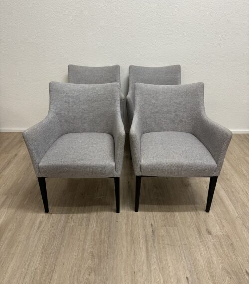 Moderner grauer Armlehnensessel mit Stoffbezug