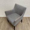 Moderner grauer Armlehnensessel mit Stoffbezug