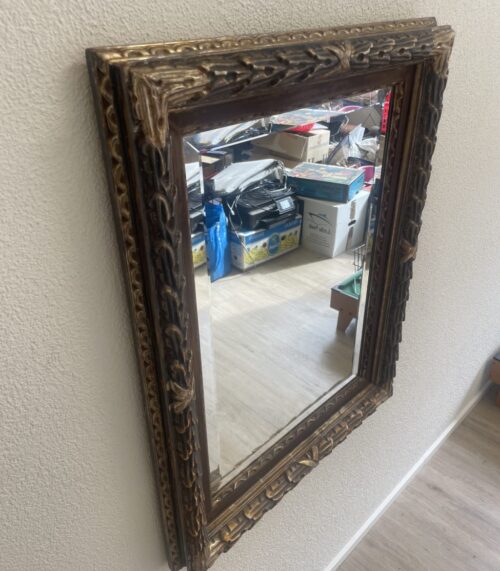 Barock Wandspiegel mit ornamentiertem Rahmen in Braun-Gold