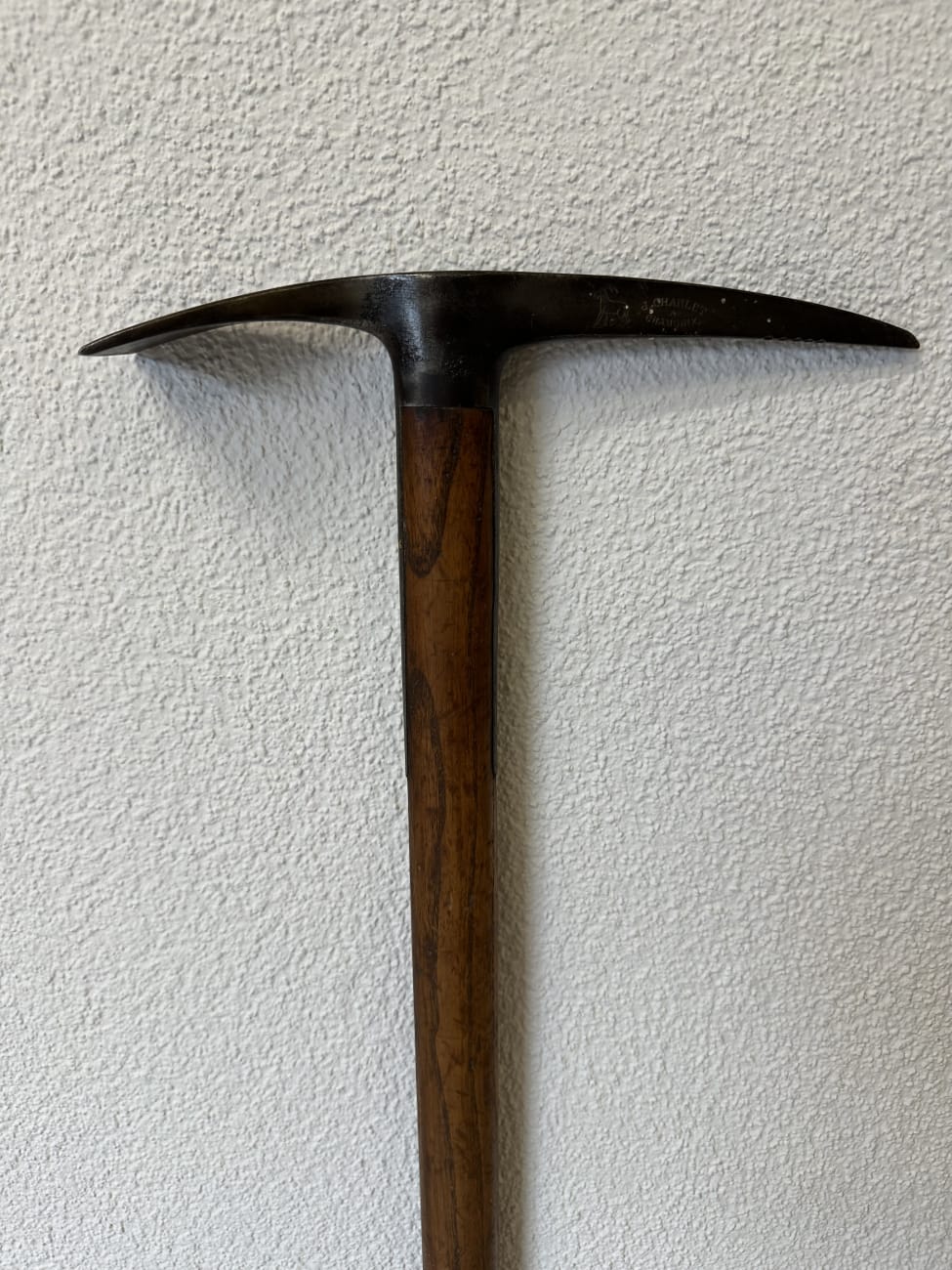 Vintage Eispickel J. Charlet Chamonix mit Holzgriff