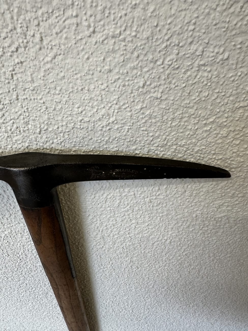 Vintage Eispickel J. Charlet Chamonix mit Holzgriff