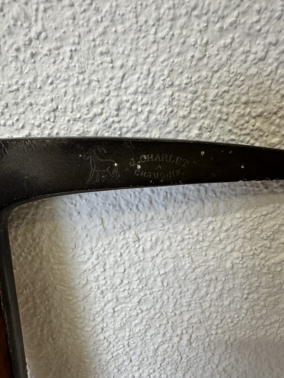 Vintage Eispickel J. Charlet Chamonix mit Holzgriff