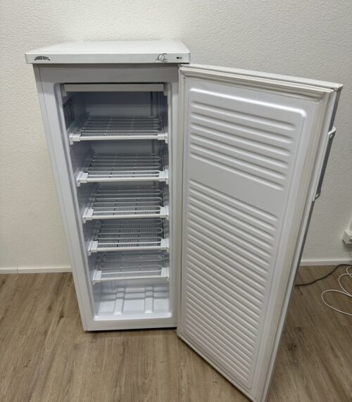 Nordfrost Gefrierschrank FR195 APlus mit 4 Drahtregalen