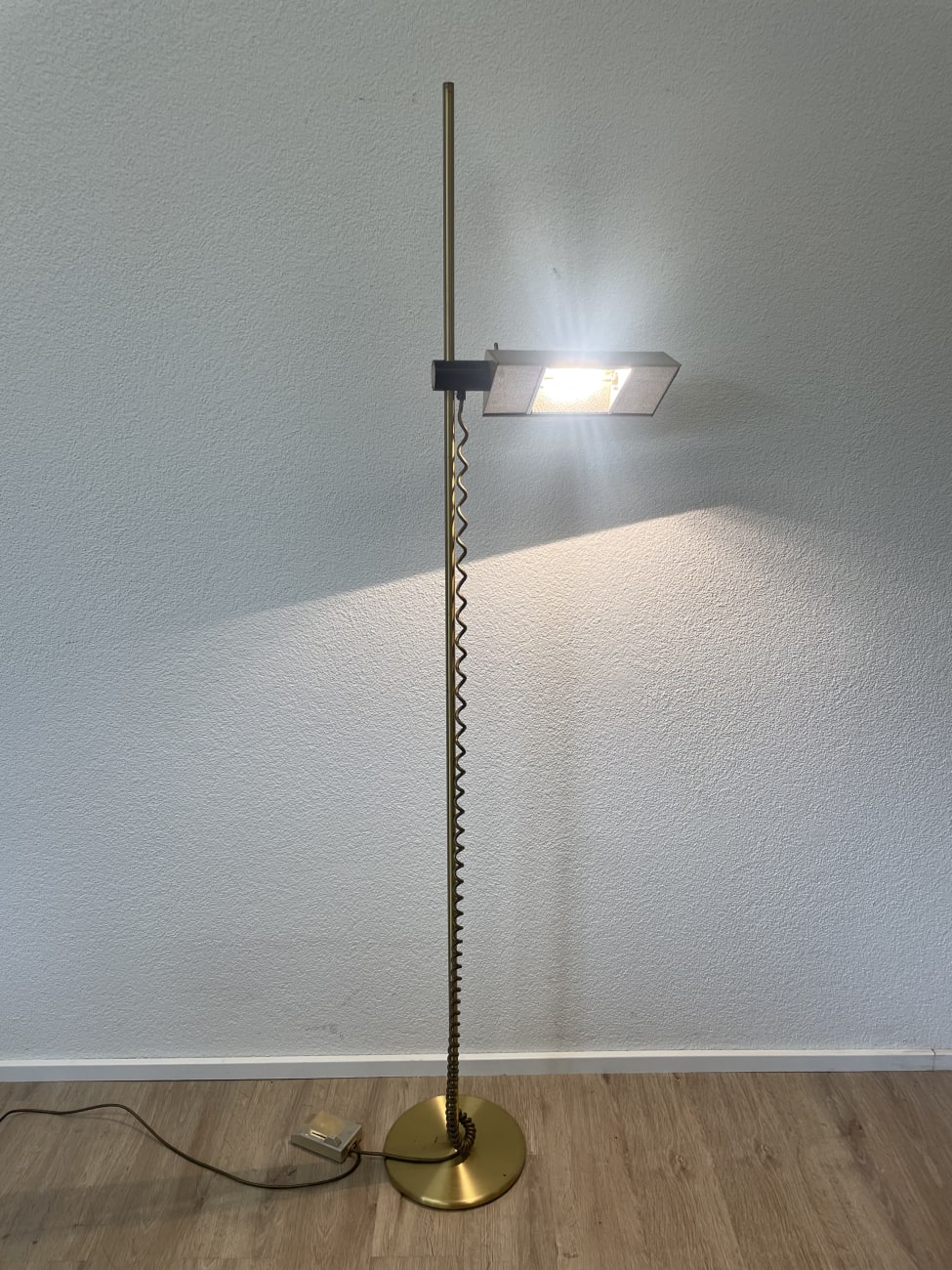 Vintage Italienische Design Stehleuchte ELGOM VLO-500 Halogen