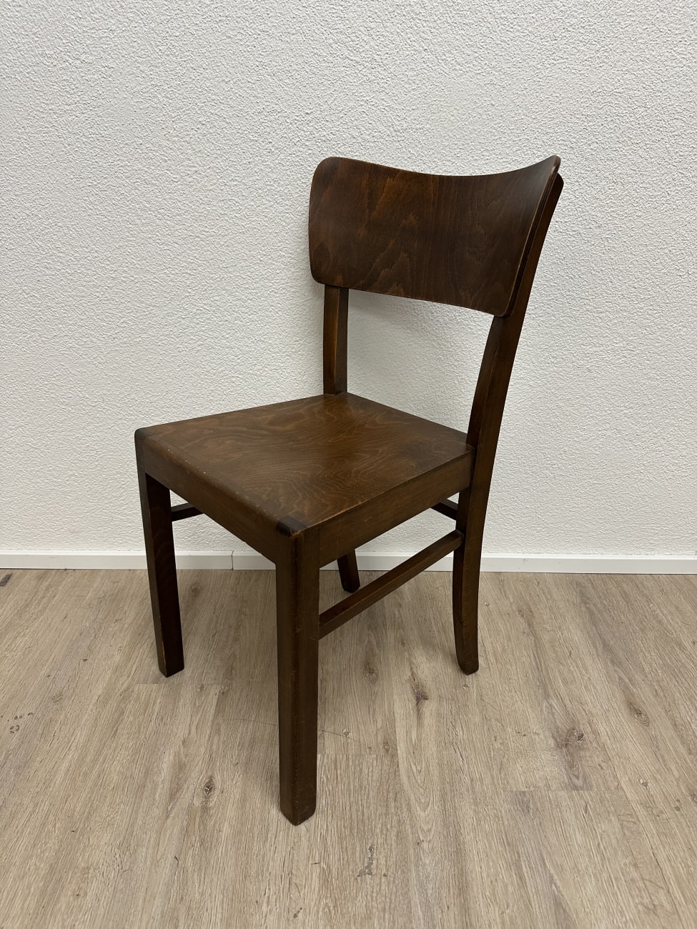 Esszimmerstuhl dunkelbraun mit ergonomischer Rückenlehne