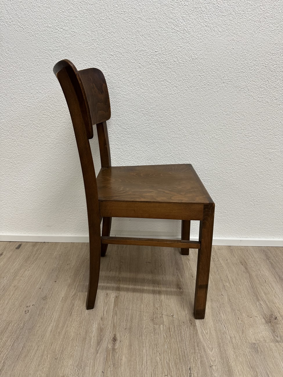 Esszimmerstuhl dunkelbraun mit ergonomischer Rückenlehne