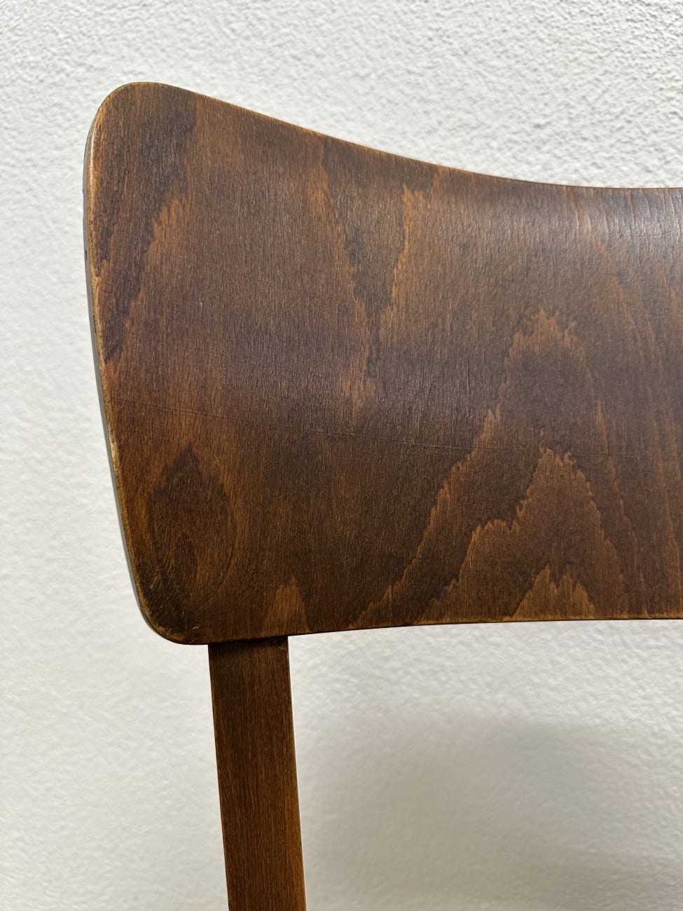 Esszimmerstuhl dunkelbraun mit ergonomischer Rückenlehne